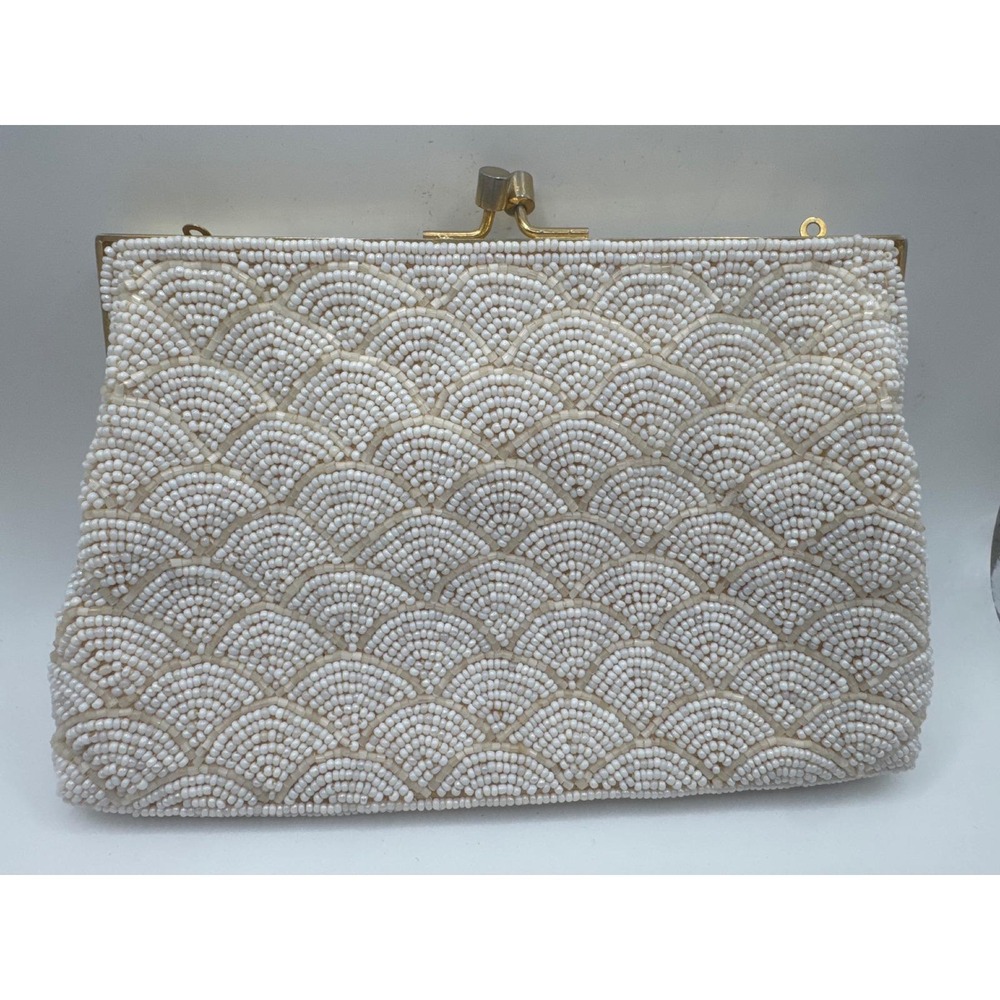 Vintage Walborg Hand Beaded Cream Scallop Clutch Bag Hong Kong Kiss Lock